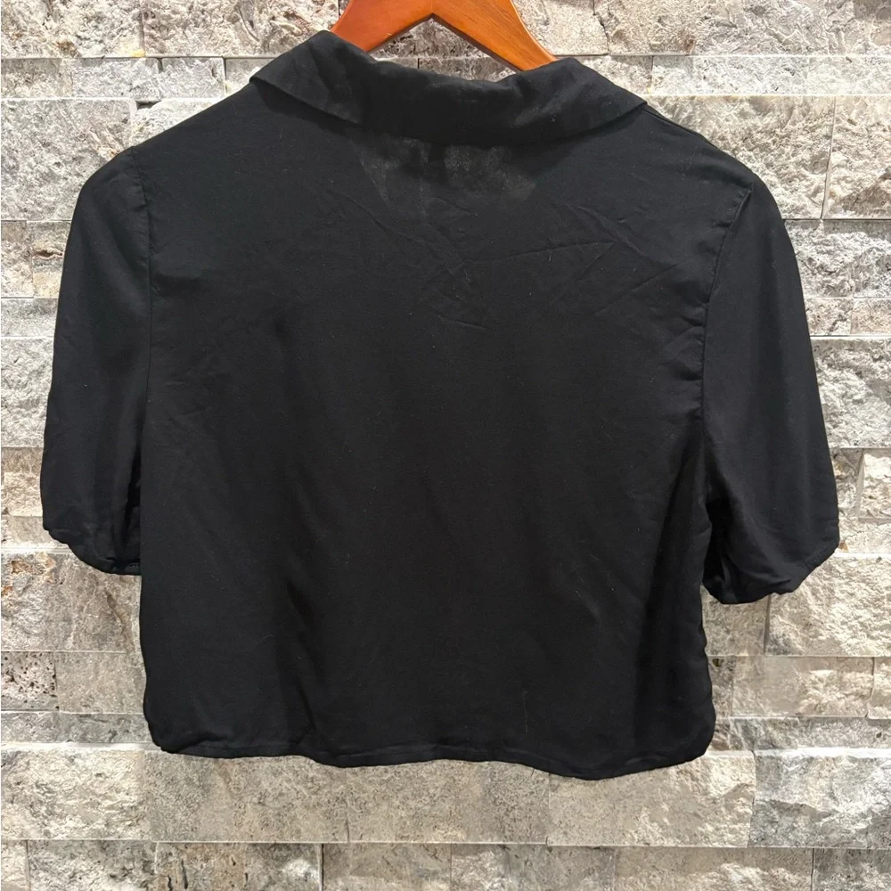 H&M Black Women's Cropped Button-Up Shirt size XS - Picture 3 of 4